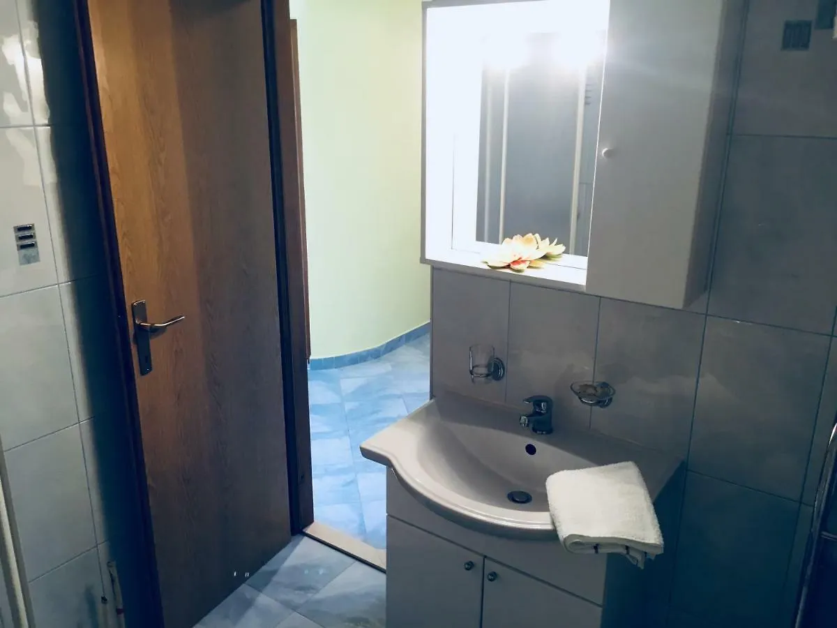 Dama Apartment Obrovac 0*,