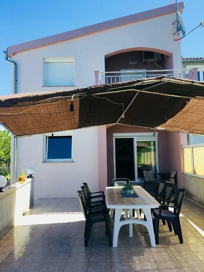 Dama Apartment Obrovac 0*,  Croatia